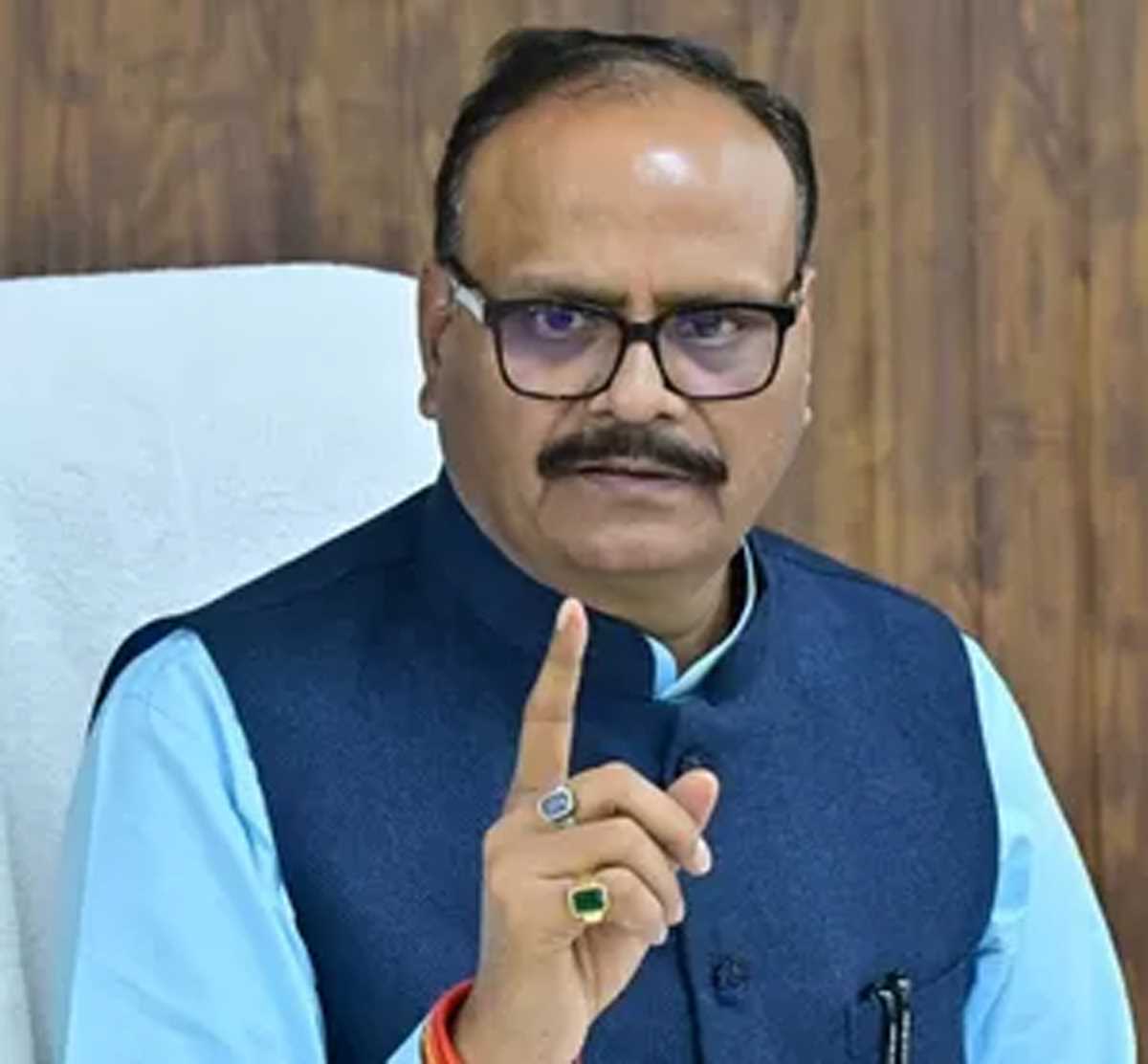 लखनऊ : डिप्टी सीएम का बड़ा एक्शन, अयोध्या मेडिकल कॉलेज के प्रिंसिपल पर गिरी गाज